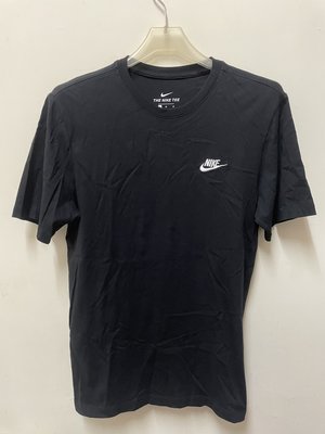 Nike Sportswear Club 刺繡 LOGO 短袖Tee 全黑 AR4999-013。太陽選物社