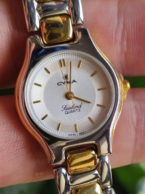 瑞士西馬CYMA中古石英小女錶，絕美款仙女氣質錶。這塊成色非