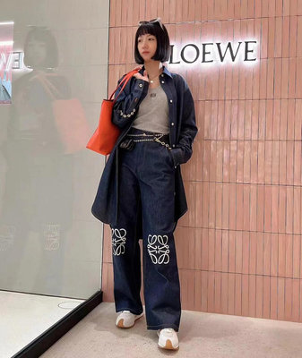 【代購】 限時優惠 *爆款 Loewe logo 寬版 直筒 牛仔褲 春季新色 深藍