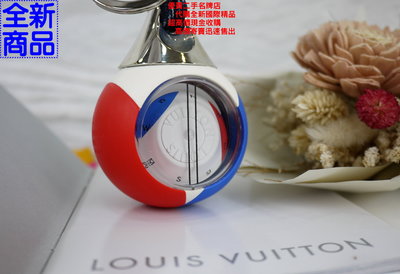 優買二手精品名牌店 LV M62342 帆船盃 紅白藍 三色 熱氣球 水平儀 指南針 鑰匙 KEY 圈 吊飾 掛飾 全新