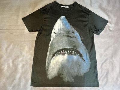 二手 出清 GIVENCHY 紀梵希 經典 鯊魚 動物 黑色 短袖 T恤 上衣