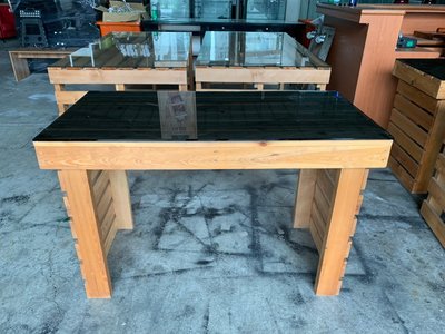鑫高雄駿喨二手貨家具(全台買賣)---4尺 松木  戶外桌 休閒桌 展示桌 棧板桌 玻璃桌