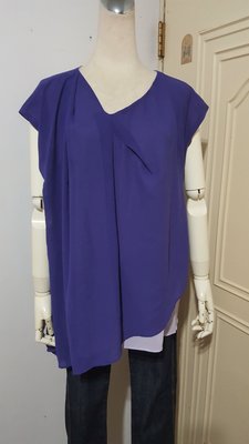 日本Living品牌紫色配色不對稱抓摺斜襬落肩雪紡衫(適M~L)*250元直購價*