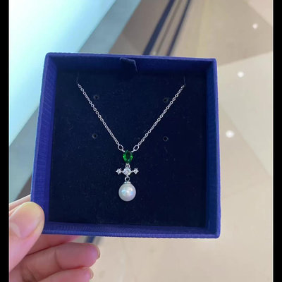 Leann代購~SWAROVSKI 施華洛世奇奧地利綠水晶新十字架珍珠項鏈女