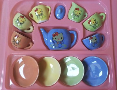 全新可愛 hello kitty 小型陶瓷茶壺茶杯碟盤組~裝飾擺飾~~299元~~