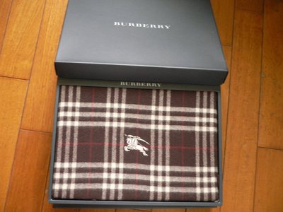 BURBERRY經典格紋戰馬大披巾(咖啡色)披肩/圍巾禮盒~日本製~可面交/可超商取貨付款/可宅配