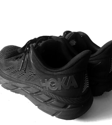 日本購入 HOKA ONE ONE clifton 7 時尚 黑魂 配色 厚底 極輕量 慢跑鞋 工裝 復古 風格 百搭