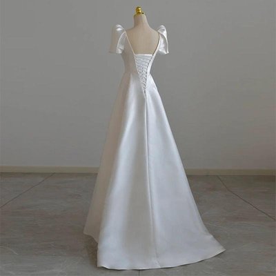 新娘緞面婚紗簡約華麗法式赫本複古郊遊裝少女qs1385