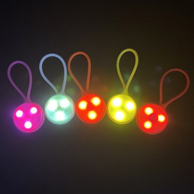 高亮LED鑰匙扣燈 硅膠懸掛背包燈 夜間警示嬰兒車自行車迷你掛燈