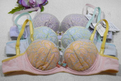【une nana cool】日本品牌~華歌爾公司代理~~繡花內衣【UB2161】~70B~粉藍,粉紫,粉橘