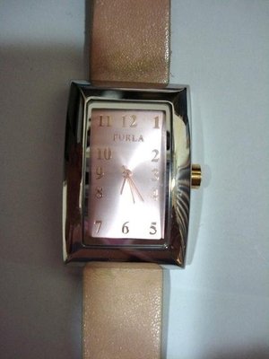 國際精品FURLA粉色鏡面方形手錶