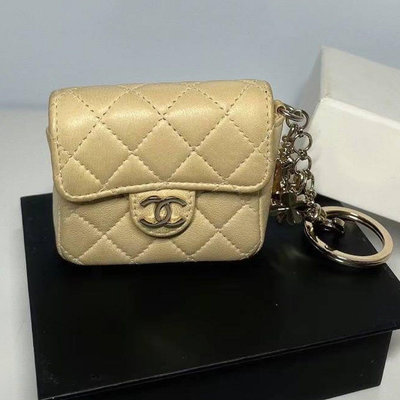 甜價Chanel vintage奶茶羊皮mini掛件鑰匙圈口紅包小費包 有標無卡7開 7*6 。
