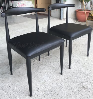 【N D Furniture】台南在地家具-LOFT工業風噴砂黑鐵牛角黑皮墊餐椅/鐵藝休閒椅/曲背彎背椅ND