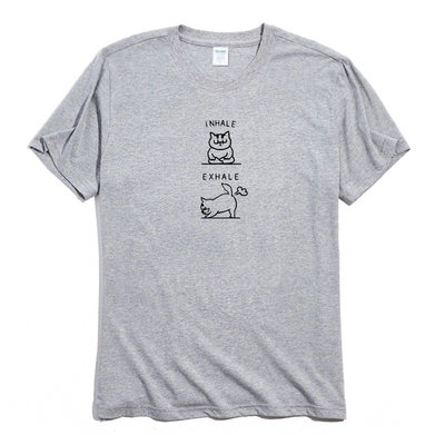 INHALE EXHALE Cat 短袖T恤 2色 貓瑜珈動物趣味幽默吸氣呼氣