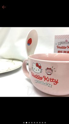 現貨【HELLO KITTY 草莓系列陶瓷餐具】凱蒂貓 湯杯(附湯匙) 400ml 大容量居家用品 餐具 杯子