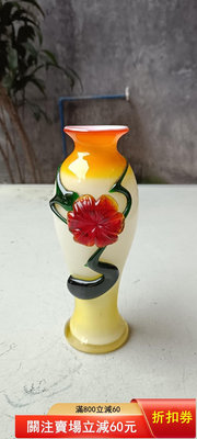 老玻璃花瓶     老玻璃花瓶1個，品相如圖所示，非常漂亮。