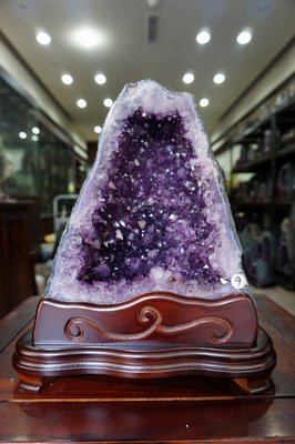 [S.D.小晶洞專賣店] 最高級巴西小紫水晶洞(店面精品貨)保證紫-重:9KG