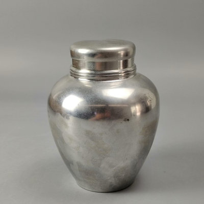 可議價-16。錫半造日本純錫茶筒茶葉罐。使用過，有磕碰痕跡。【店主收藏】41552