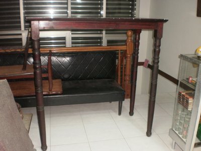 臺灣早期檜木長腳桌