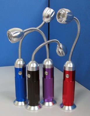 小羅玩具批發-1W小書燈 軟管書燈 蛇管工作燈 LED手電筒 隨身攜帶 藍黑紫紅四色隨機出貨(101141/101044)