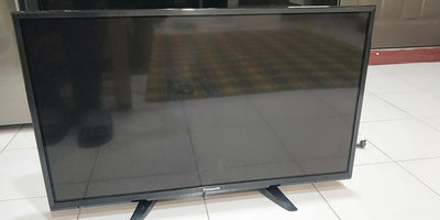 Panasonic 數位高畫質液晶電視 32 型，只要新品的半價，降價。