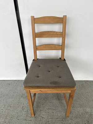 宏品全新二手家具電器F41825*實木餐椅*休閒椅 書桌椅 課桌椅 造型椅 高腳椅 吧檯椅 伸降椅 沙發椅 按摩椅 戶外椅 摺疊椅 中古傢俱 床組 床墊 床架