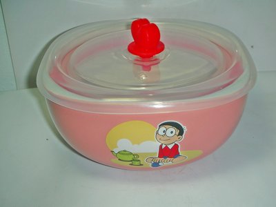 aaL皮1商旋.(企業寶寶公仔娃娃)全新2014年日本製Doraemon哆啦A夢-大雄造型粉紅色系陶瓷碗!--附塑膠蓋!