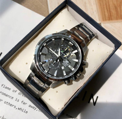 CASIO EDIFICE 黑色錶盤 銀色不鏽鋼錶帶 石英 男士手錶 EFR-303D-1AVUDF
