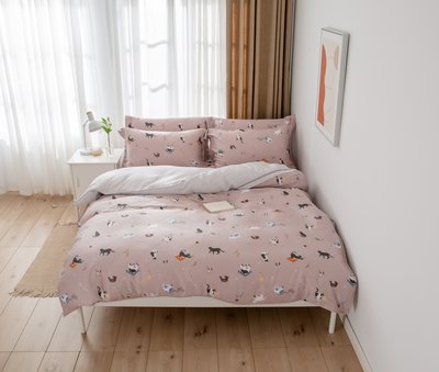 100%天絲《快樂時光粉》標準雙人床包5x6.2呎，舖棉兩用被四件組，免運費