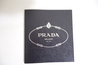 國際精品皮夾 錢包 零錢包 鑰匙圈 掛飾 吊飾 長夾 短夾 手拿包 公事包 手提包 Prada 目錄 型錄