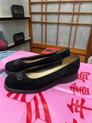 「 二手鞋 」 Salvatore Ferragamo 女版休閒鞋 7.5號（黑）鐵4-3