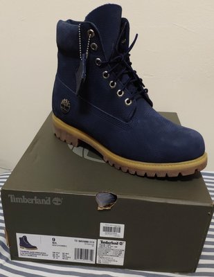 全新台灣專櫃購得 Timberland 6吋靴經典款（型號0A1U8V，0A1U97，0A1U89)，深藍色，棕色，咖啡色，麂皮材質，賠錢便宜賣，有U.S9.5
