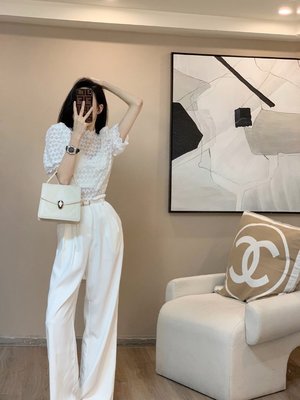 現貨熱銷-Leathercat蕾絲白色短袖t恤女夏季新款設計感小眾時尚百搭上衣潮