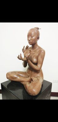 桃園國際二手貨中心(收藏品出清)------知名銅雕藝術名家 彭光均 1996年創作  銅雕