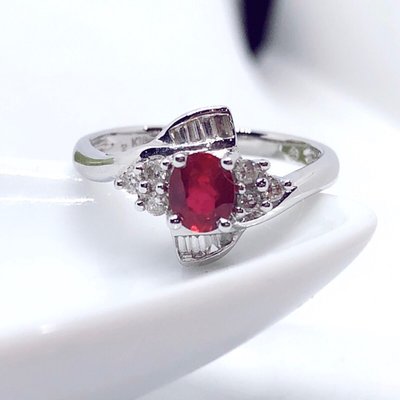 艾麗珠寶-璀璨紅寶鑽石戒指（18K、白K金)RR.000012