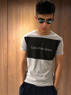 美國百分百【全新真品】Calvin Klein T恤 CK logo 短袖 T-shirt 設計 男款 灰色 J086
