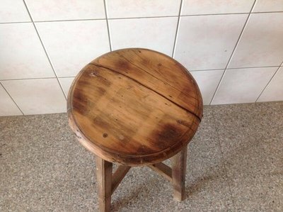 早期風化檜木圓板凳 孔雀椅 穩固