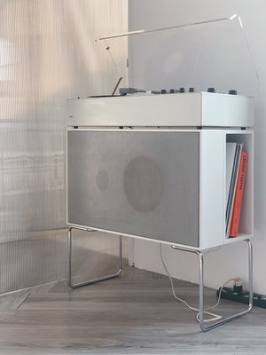 德國工業設計之父 Dieter Rams Braun audio+L46  咖啡廳 商空陳列1960s黑膠播放器