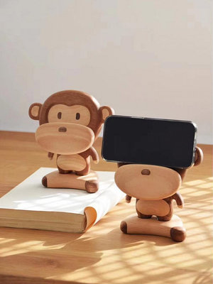 支架 創意設計可愛實木小猴子手機底座桌面裝飾擺件生日禮品眼鏡支架
