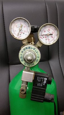 CO2鋼瓶(46*14 公分) + 雙錶電磁閥