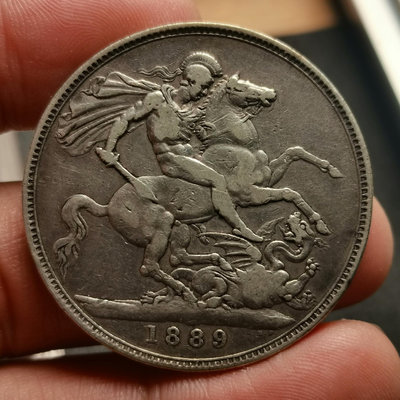 英國1889年維多利亞女王圣喬治屠龍1克朗銀幣，馬劍銀，傳49827