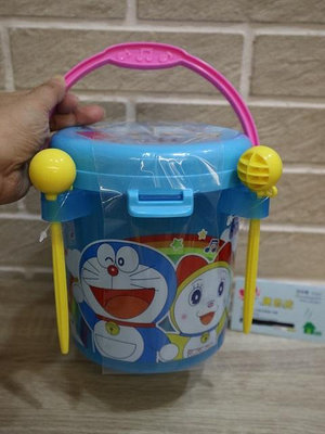 婕的店日本精品~日本帶回~DORAEMON小叮噹 玩具鼓手提置物盒  聖誕 新年禮物盒