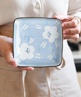 山花雨影日式陶瓷方盤  水藍色 白色 陶瓷方盤 水果盤 家常菜盤 方盤 陶瓷盤【小雜貨】