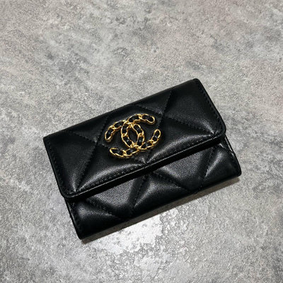 Chanel 19 單層卡包 黑色 金釦 《精品女王全新&amp;二手》