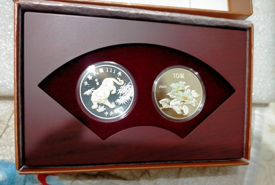 代友售有收據---111年 虎年生肖紀念套幣----台銀發行 現貨 有提袋 2022年 虎年