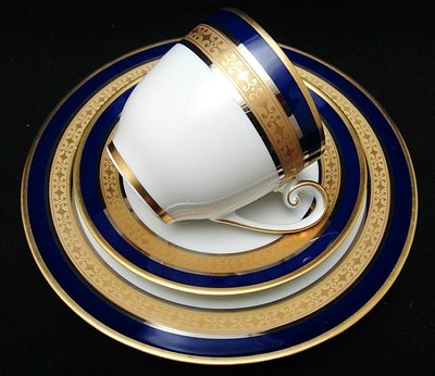 小 西 洋 ☪ ¸¸.•*´¯` 德國製Hutschenreuther獅牌鈷藍重金三件式咖啡杯&amp;盤