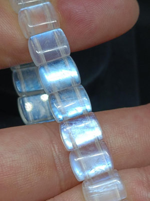 10mm藍月光石手排  高品清透無黑點 片片強藍光 厚度約3.5-4mm非薄薄一片