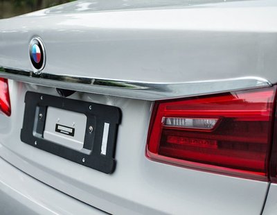寶馬 BMW G30 520i  520d  530i  530d 540i 後飾條 尾門飾條 後車標飾條
