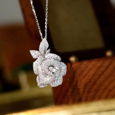【巧品珠寶】18K金 生動造型款 玫瑰花形鑽石項鍊