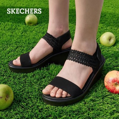 100原廠％Skechers斯凱奇官方新款女士一字式扣帶露趾涼鞋厚底女夏坡跟鞋